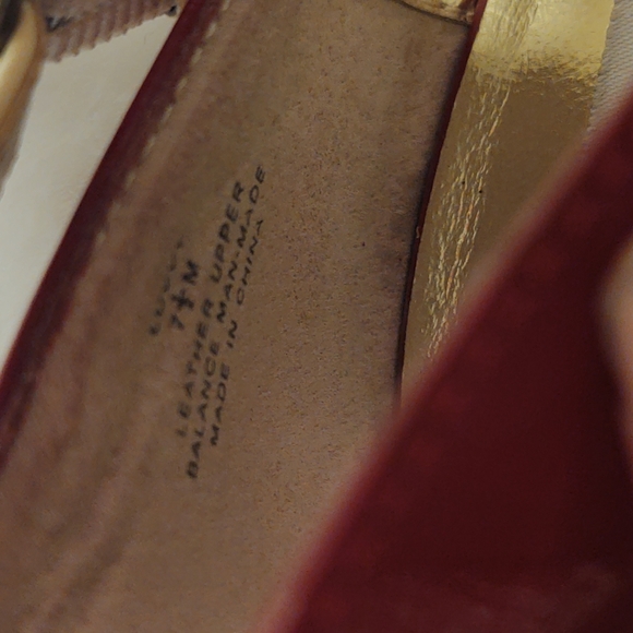 Steve Madden heels. Beautiful deep red patten leather with beige straps. - Picture 6 of 11